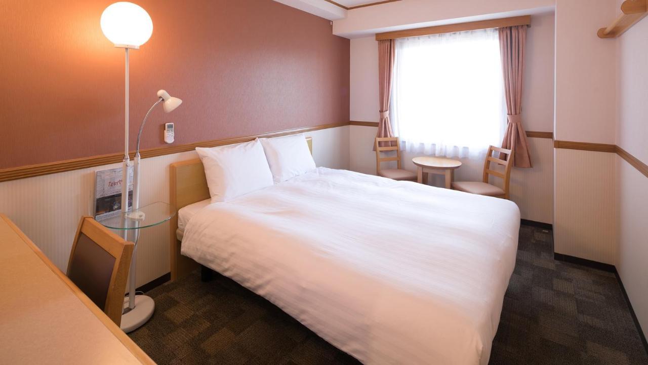 Toyoko Inn Hakata-Guchi Ekimae Фукуока Экстерьер фото